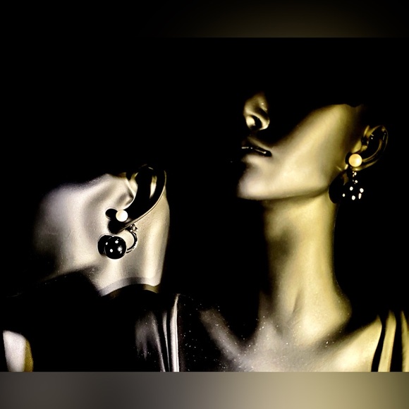 Tribal Handmade Jewelry - Tribal Handmade Yayoi Kusama Black White Polka Dots Pearl Ball-shaped Earrings